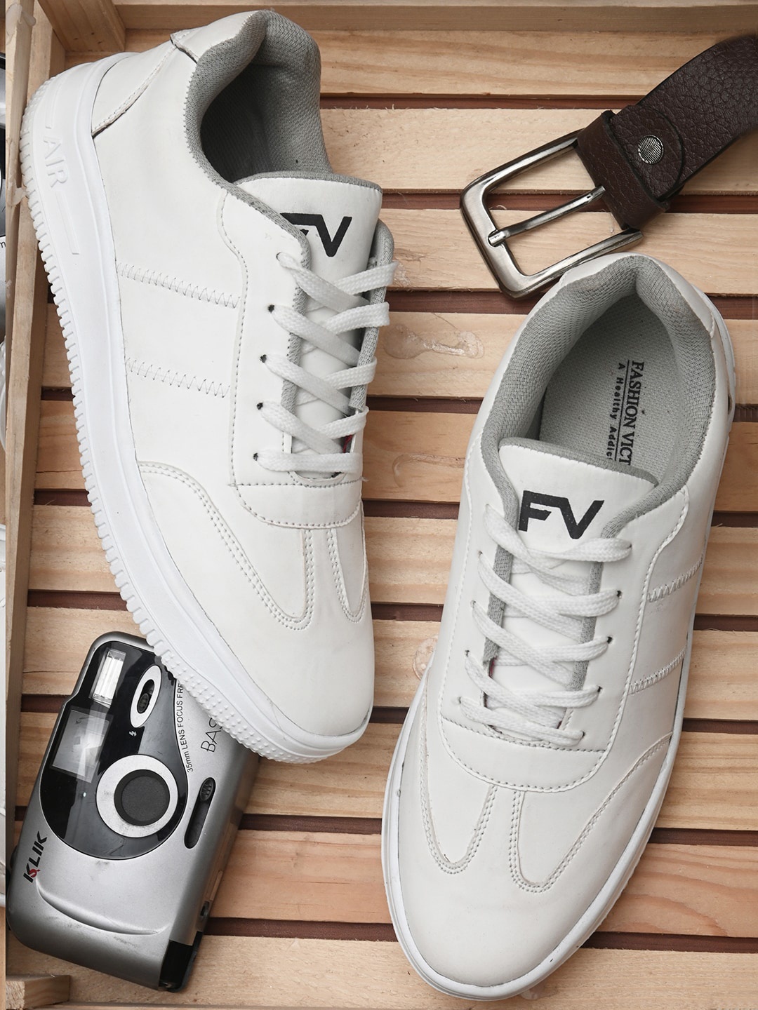 

Fashion Victim Men White Sneakers