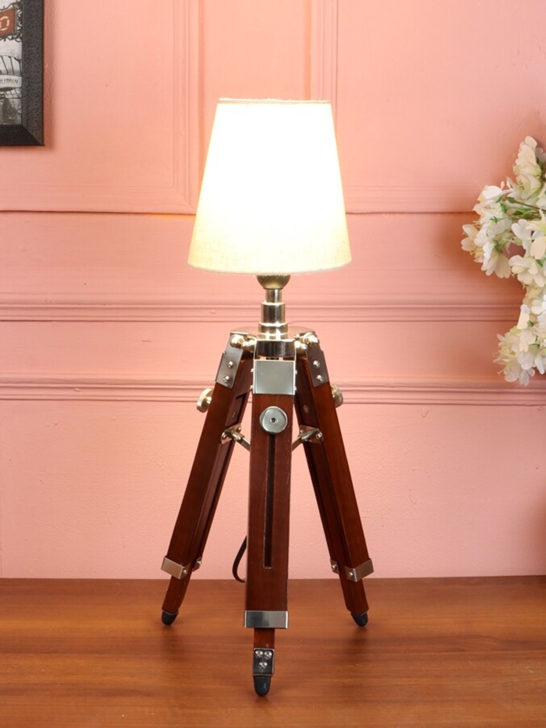 

BEVERLY STUDIO Beige & Brown Solid Shade Tripod Traditional Table Lamp