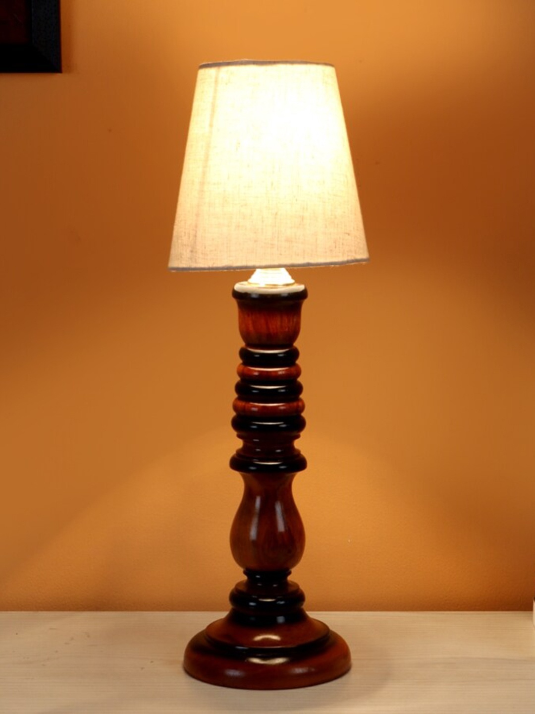 

BEVERLY STUDIO Beige & Brown Solid Shade Traditional Table Lamp