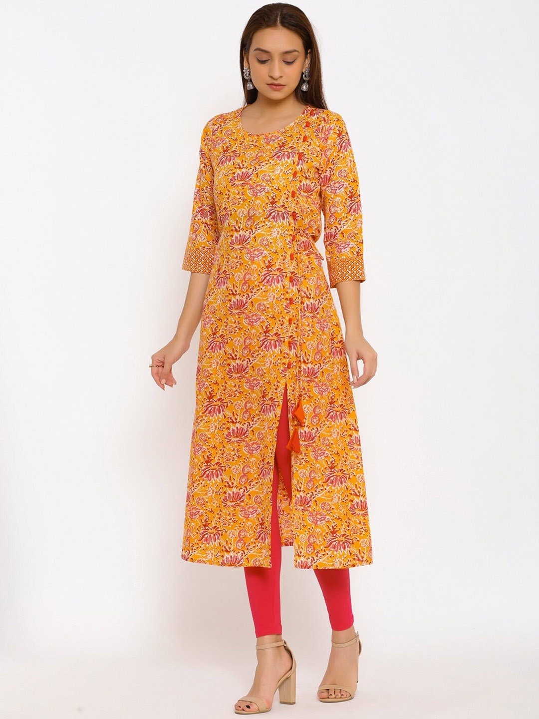 

NeshamaKurti Women Orange Floral Printed Kurta