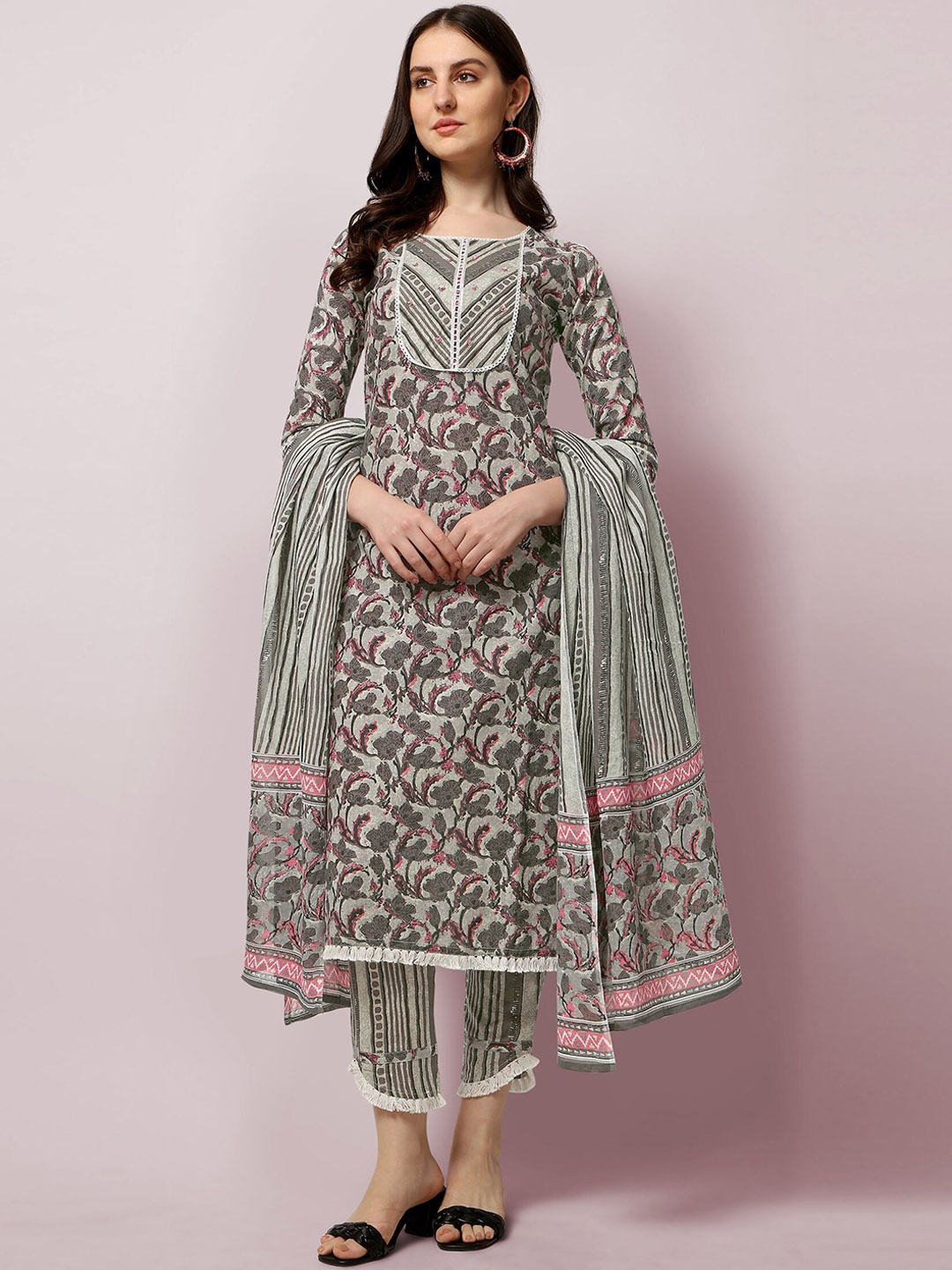 

MIRCHI FASHION Women Grey Floral Printed Kurta with Trousers & With Dupatta