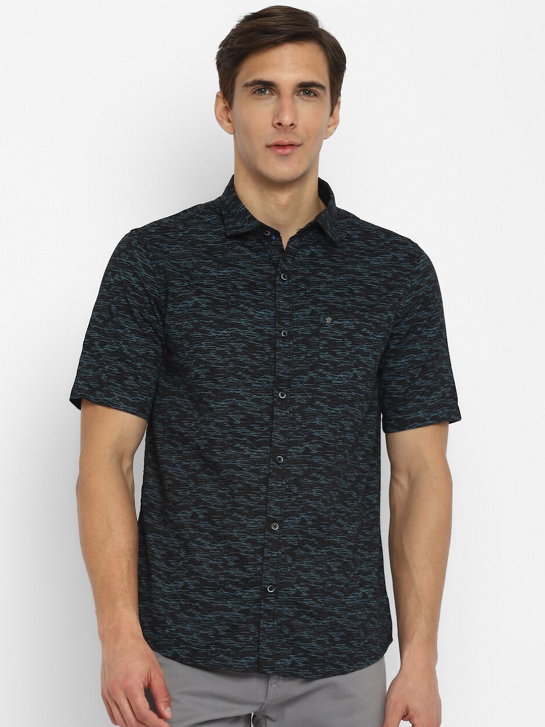 

Turtle Men Navy Blue Slim Fit Printed Casual Shirt