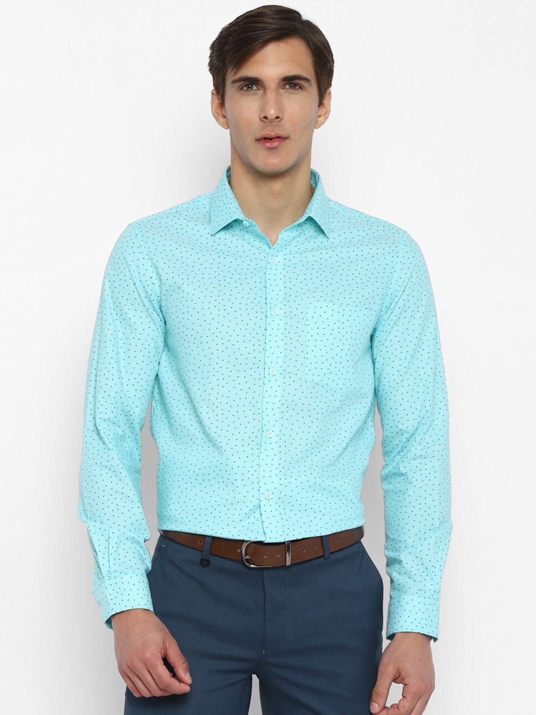 

Turtle Men Blue Slim Fit Printed Casual Shirt