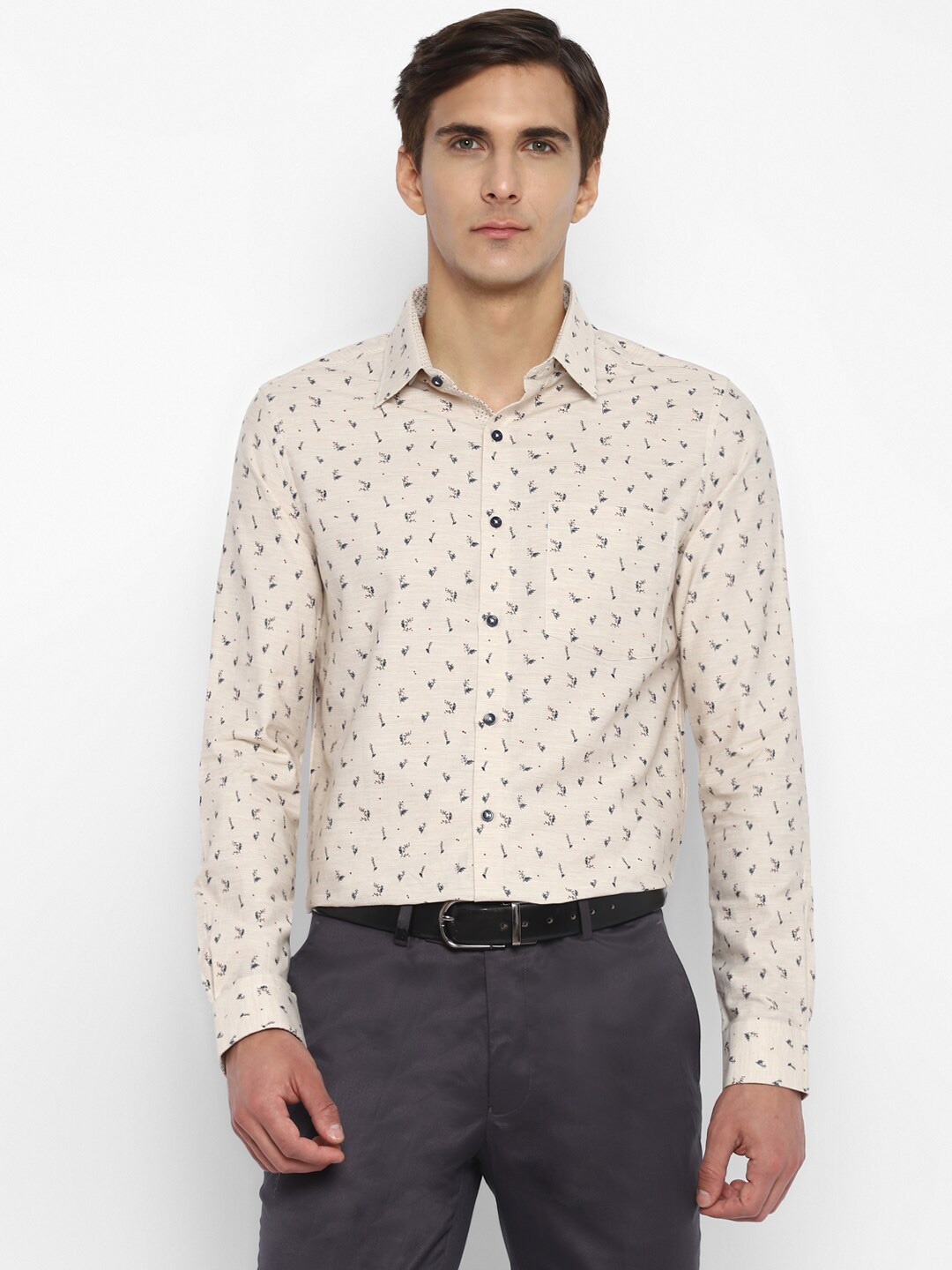 

Turtle Men Beige Slim Fit Floral Printed Casual Shirt