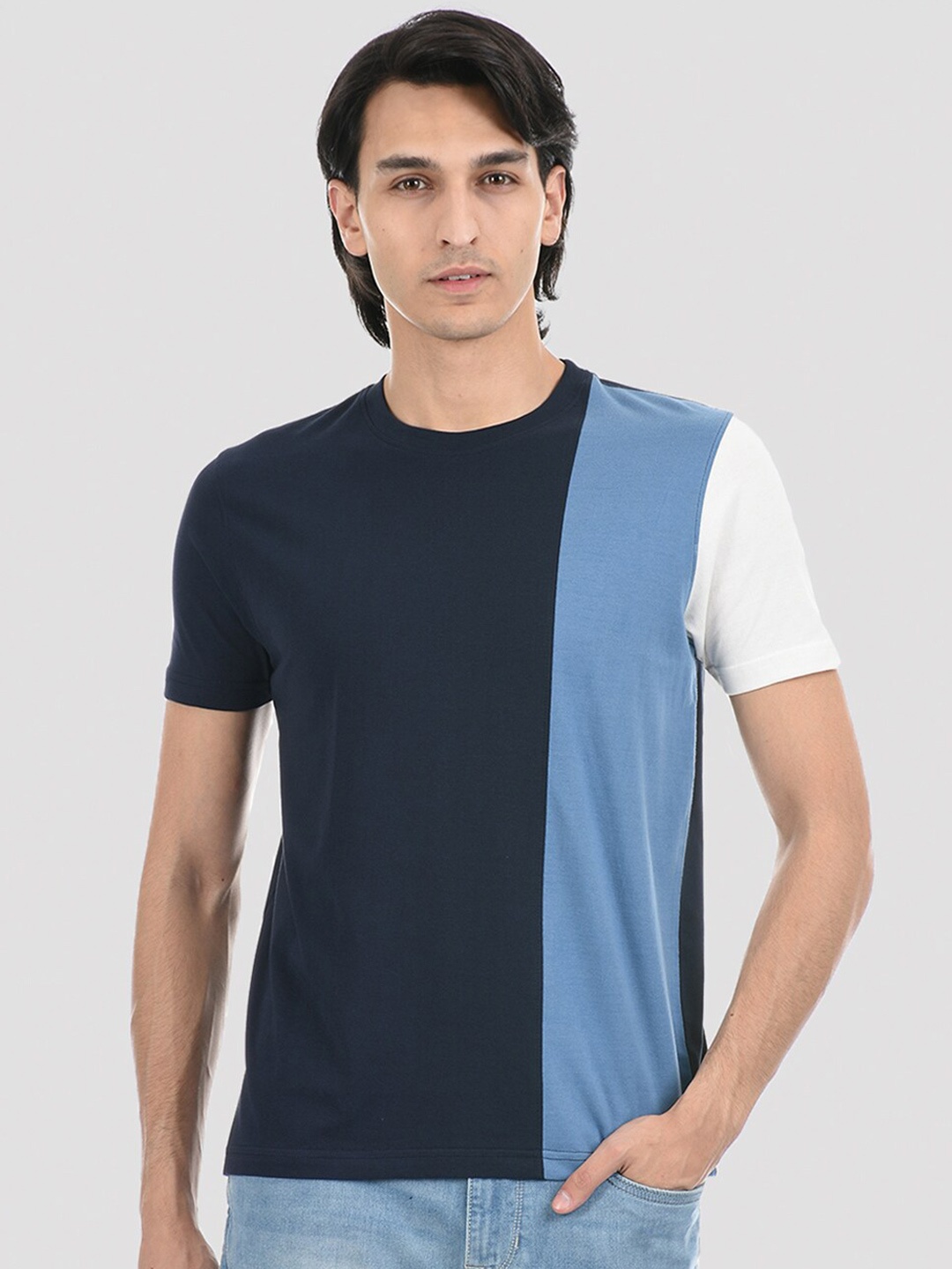 

ONEWAY Men Navy Blue & Blue Colourblocked T-shirt