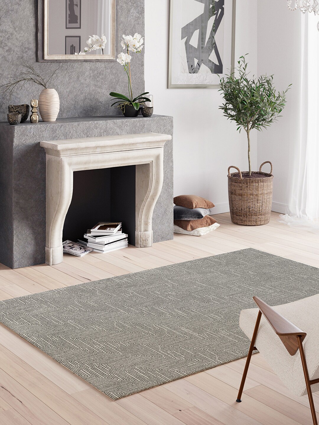 

DDecor Grey Solid Polyester Carpet