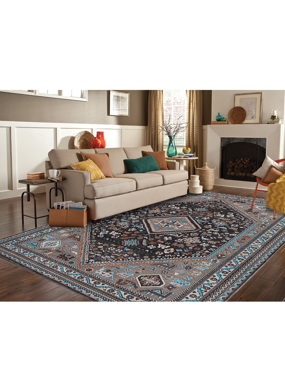 

DDecor Grey & Black Traditional Rectangular Polypropylene Carpet