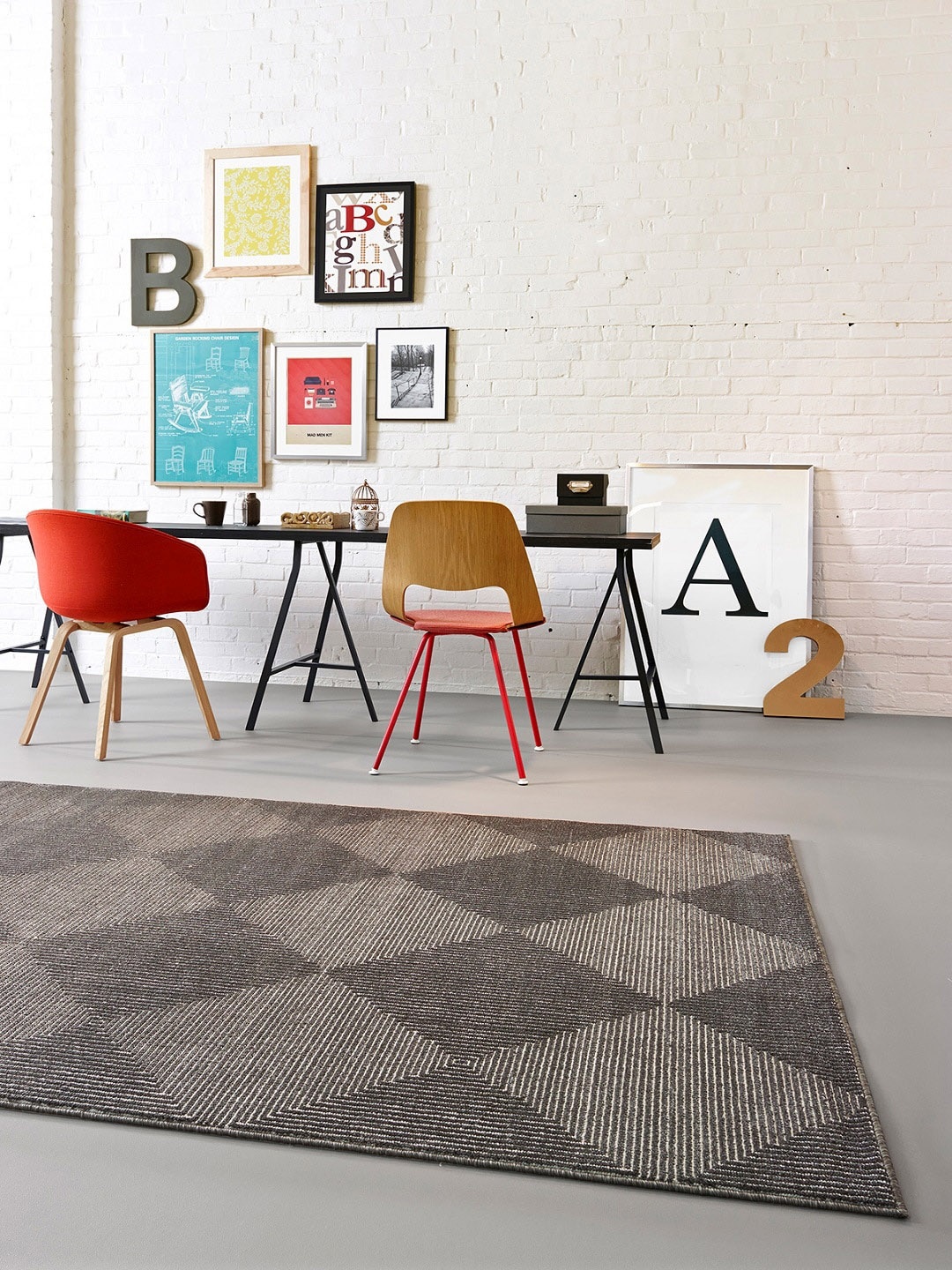 

DDecor Grey Geometric Polypropylene Carpet