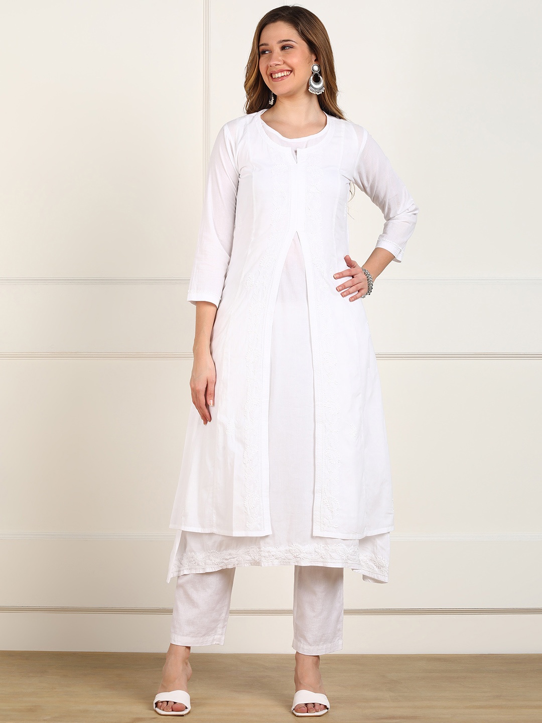 

VAHSON Women White Chikankari Embroidered Layered Kurta