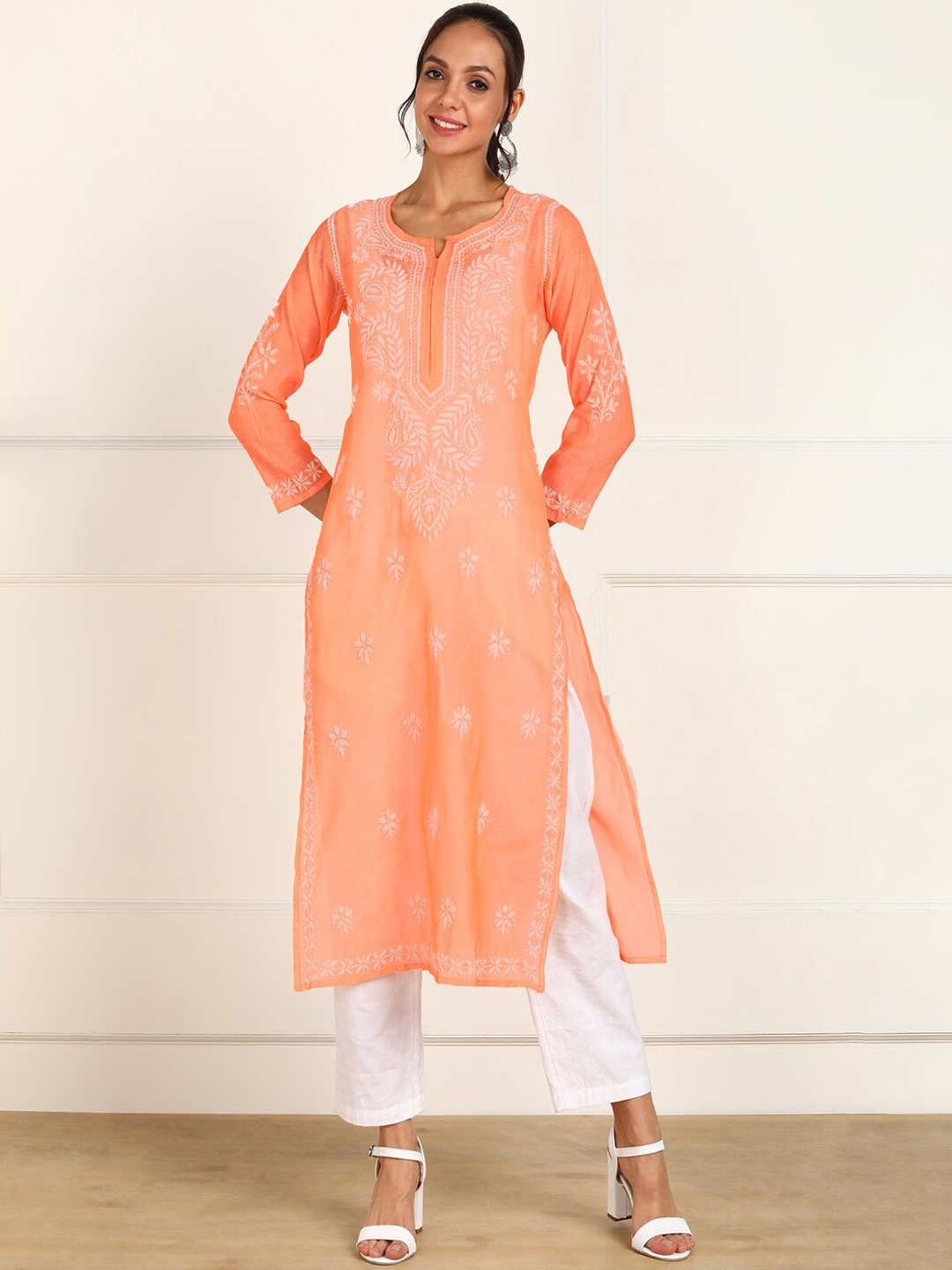 

VAHSON Ethnic Motifs Embroidered Lucknow Chikankari Chanderi Silk Kurta, Orange