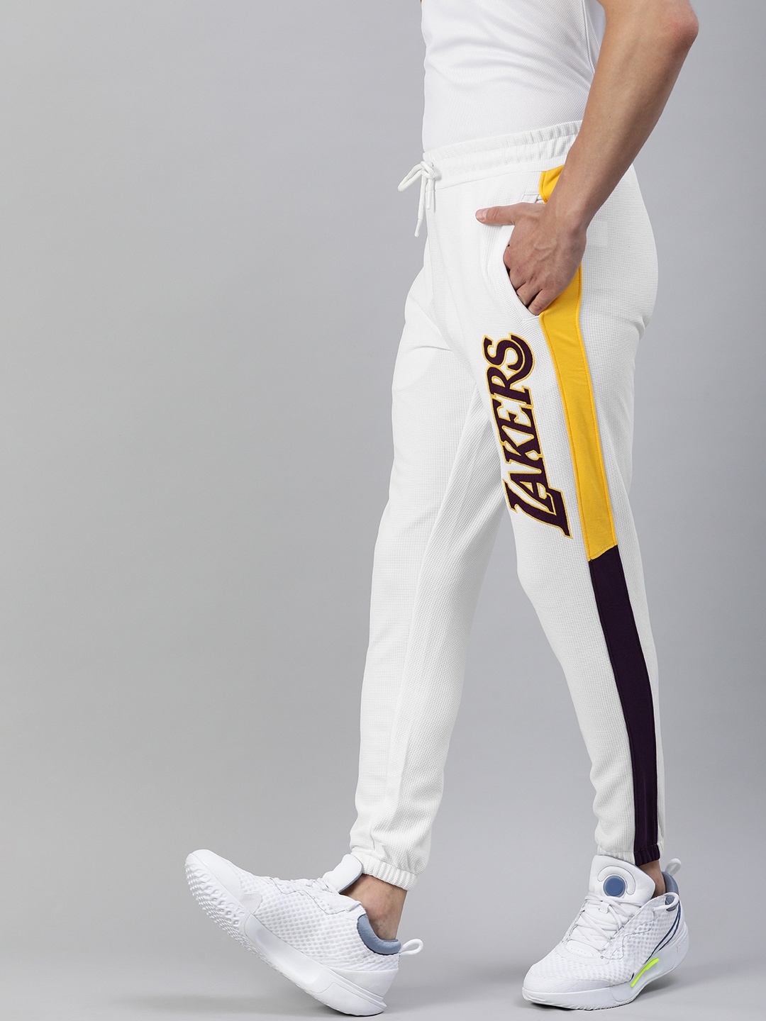 

NBA Men White Los Angeles Lakers Printed Classic Joggers