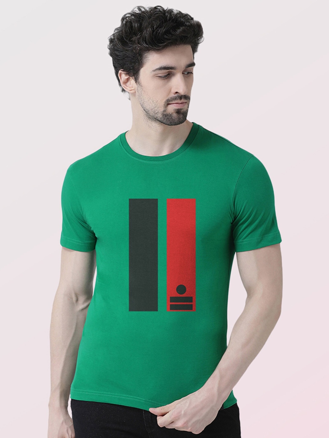 

Friskers Men Green & Red Colourblocked T-shirt