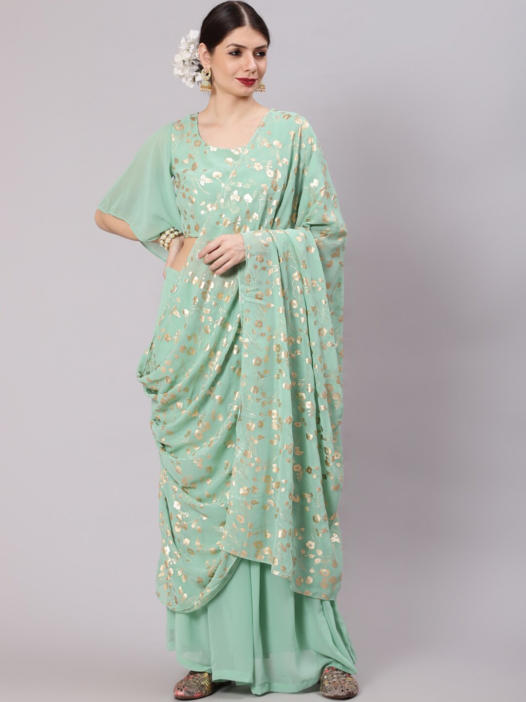 

Awadhi Green & Gold-Toned Palazzo Floral Saree