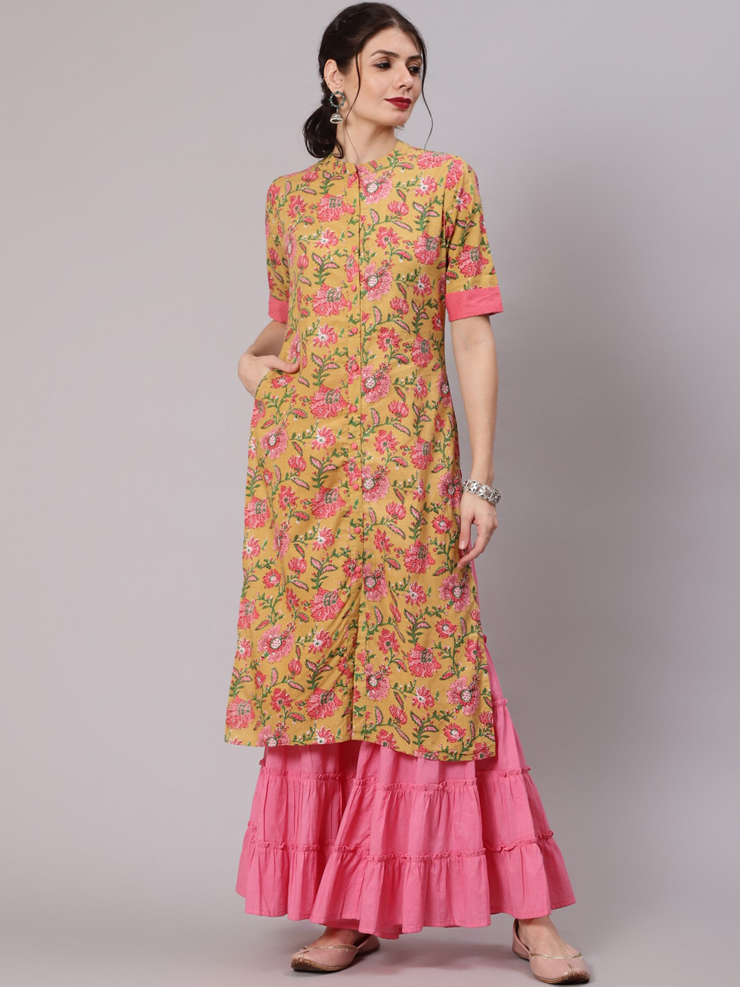 

Awadhi Women Yellow Floral Printed Kurta