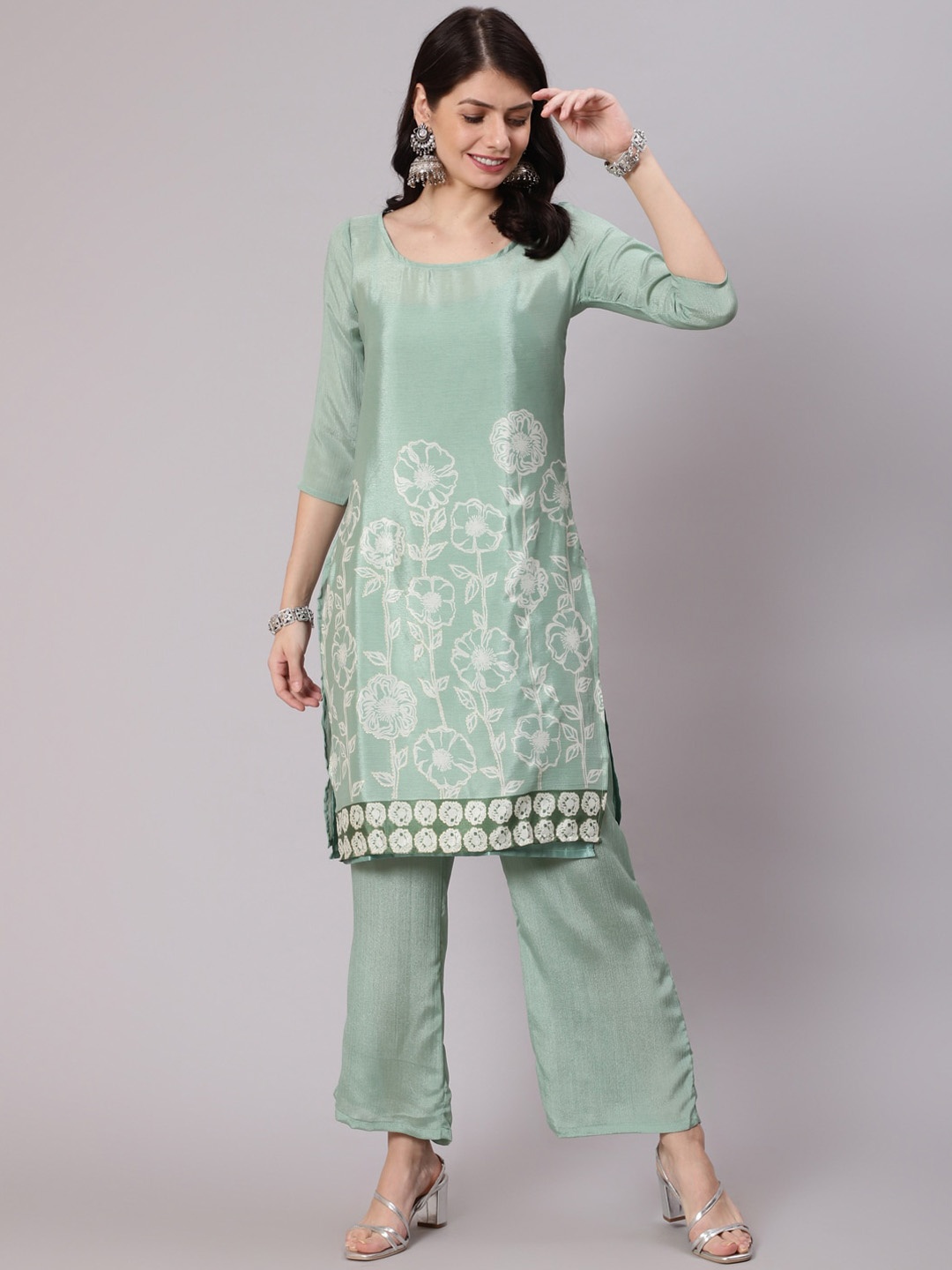 

Awadhi Women Green Printed Kurti with Trousers