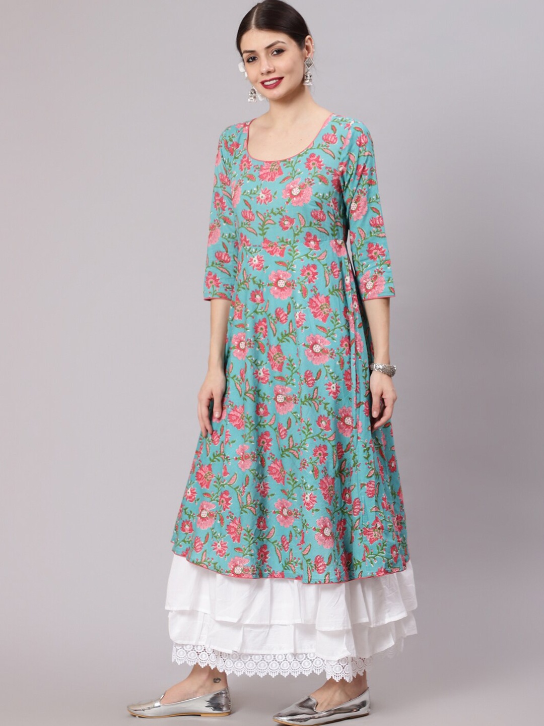 

Awadhi Women Blue & White Floral Printed Layered Maxi Dress