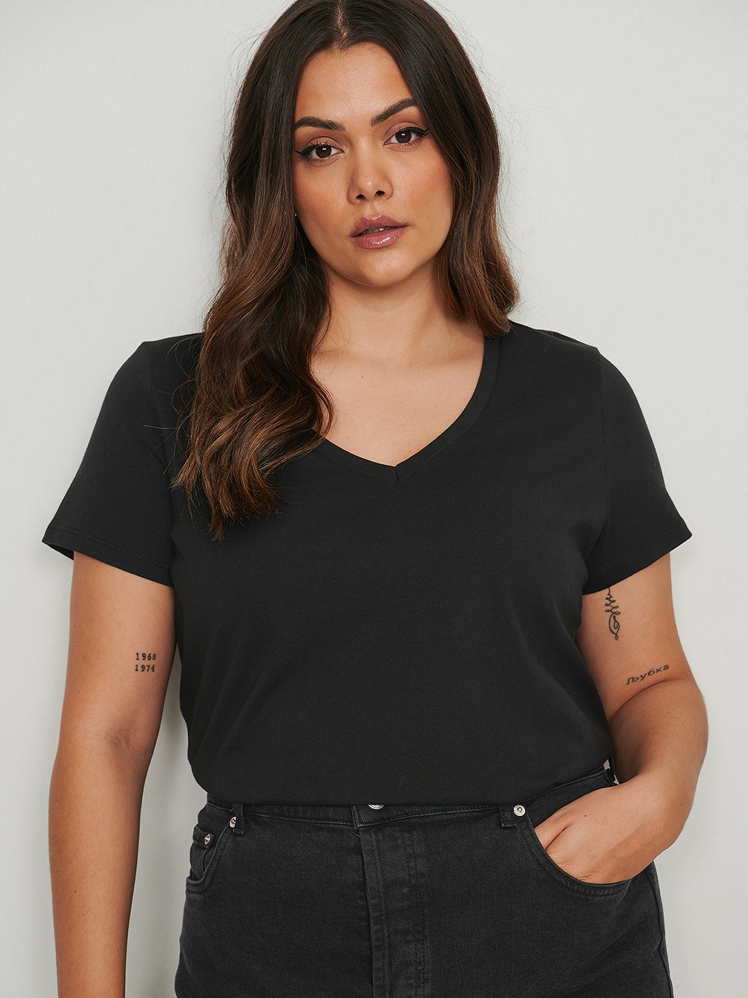 

NA-KD Women Black Solid Pure Cotton T-shirt