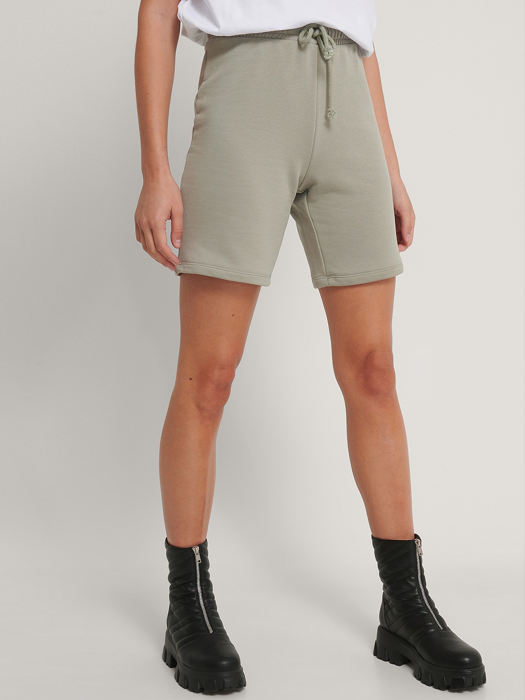 

NA-KD Women Grey Solid Shorts