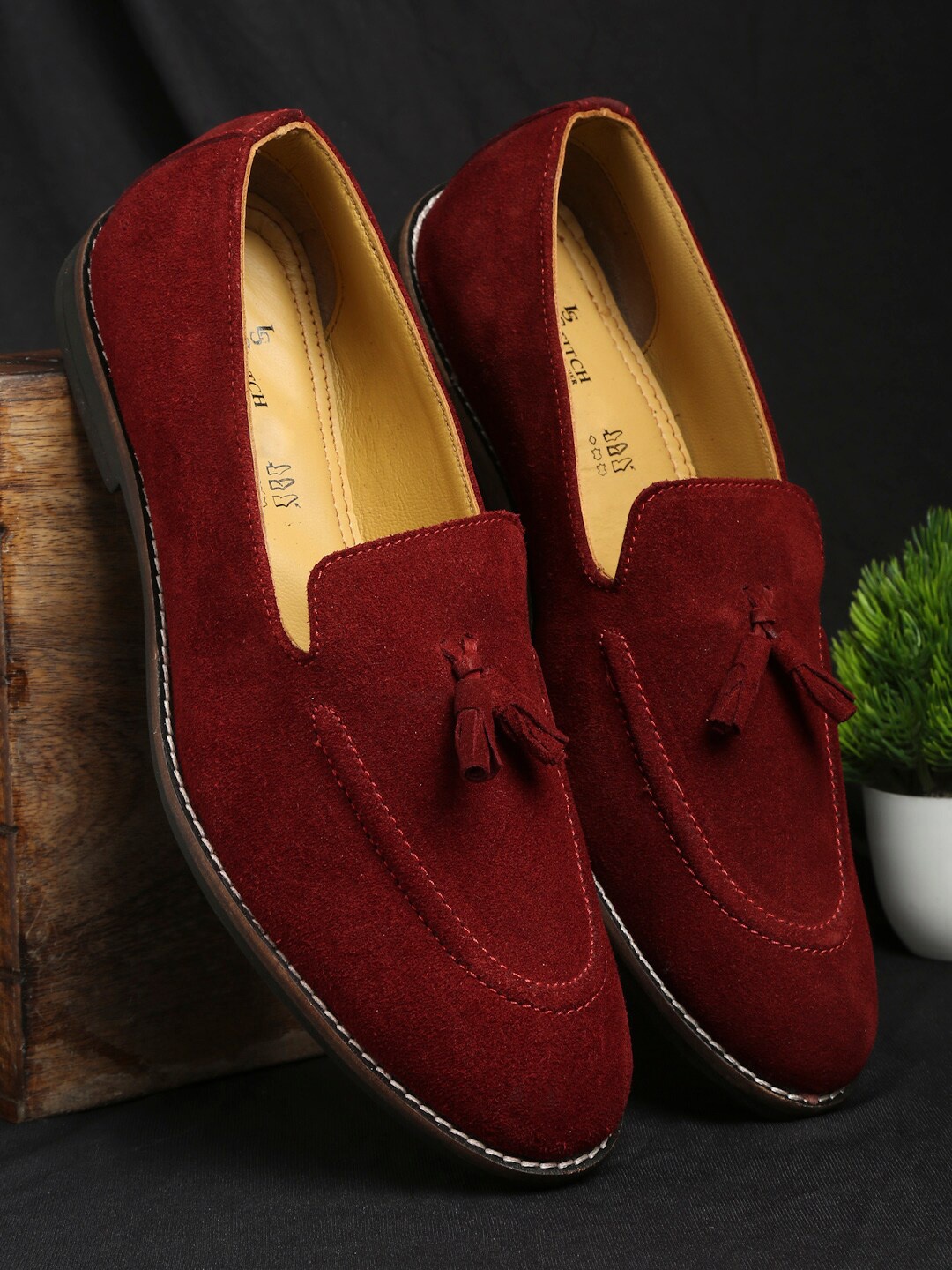 

LOUIS STITCH Men Red Tassel Suede Loafers