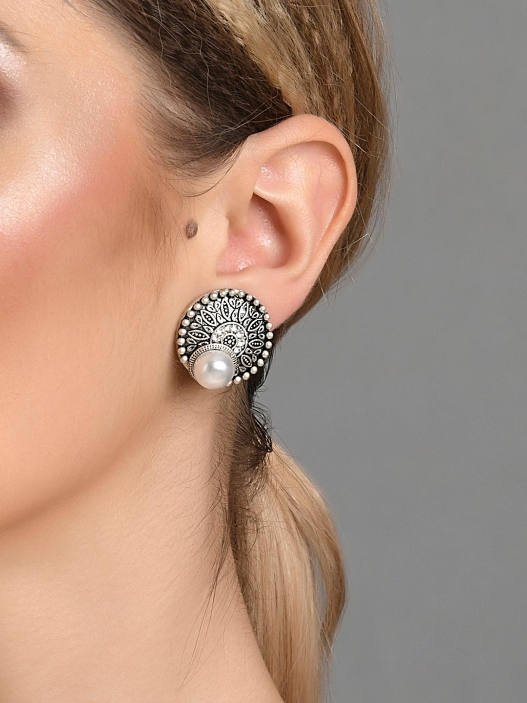 

Fida Silver-Plated Contemporary Studs Earrings