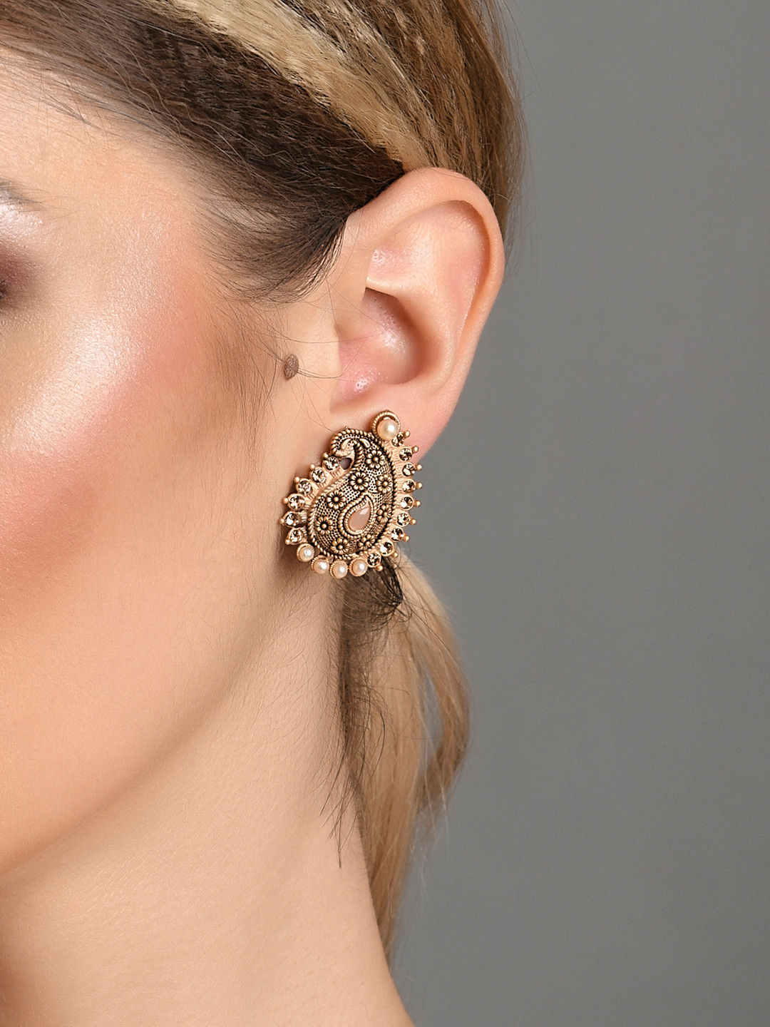 

Fida Gold-Toned Contemporary Studs Earrings