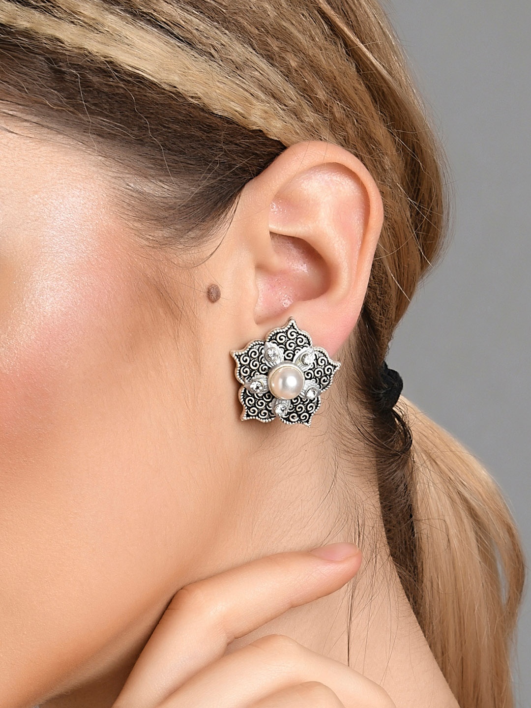 

Fida Women Silver-Toned Contemporary Pearl Stud Earrings
