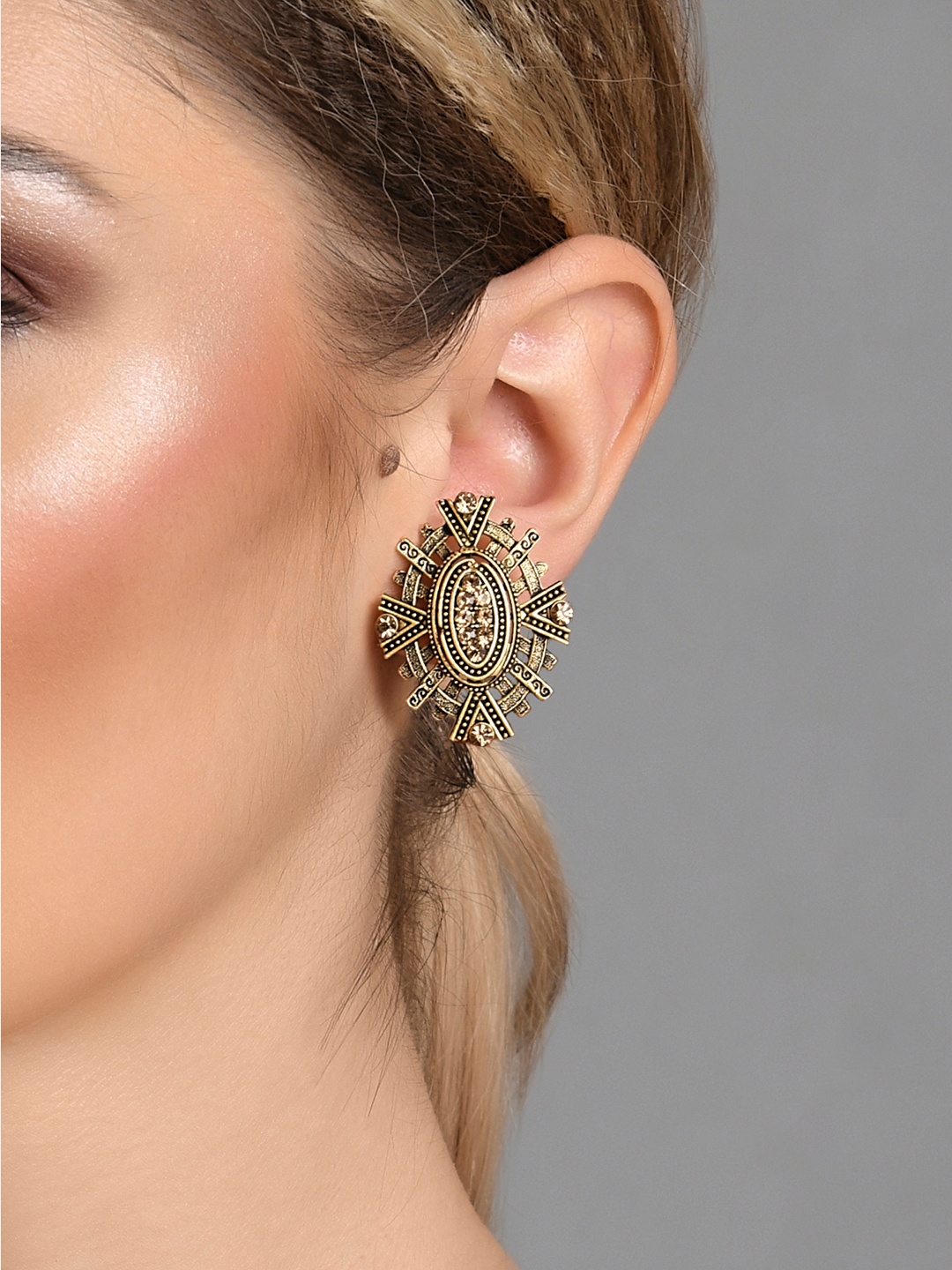 

Fida Gold-Plated Oval Studs Earrings