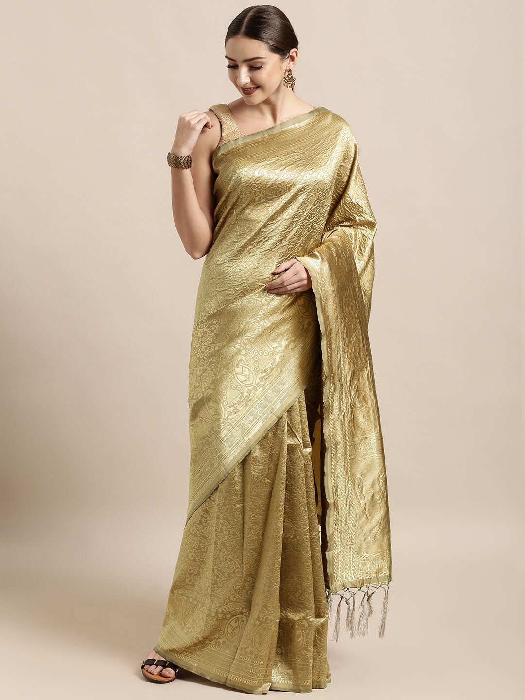 

SHADOW & SAINING Cream-Coloured & Gold-Toned Woven Design Zari Silk Blend Fusion Banarasi Saree