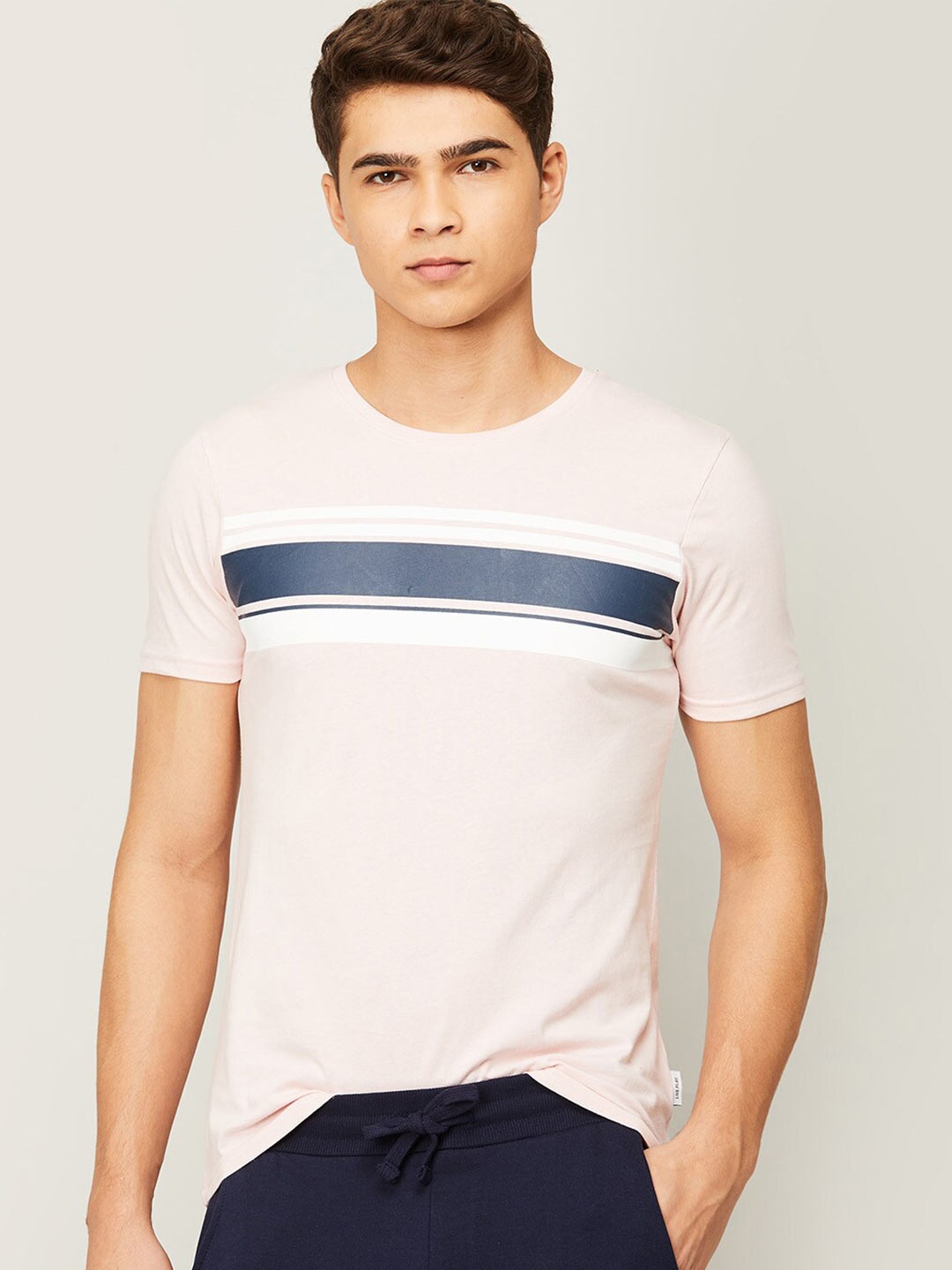 

Fame Forever by Lifestyle Men Pink & white alyssum T-shirt