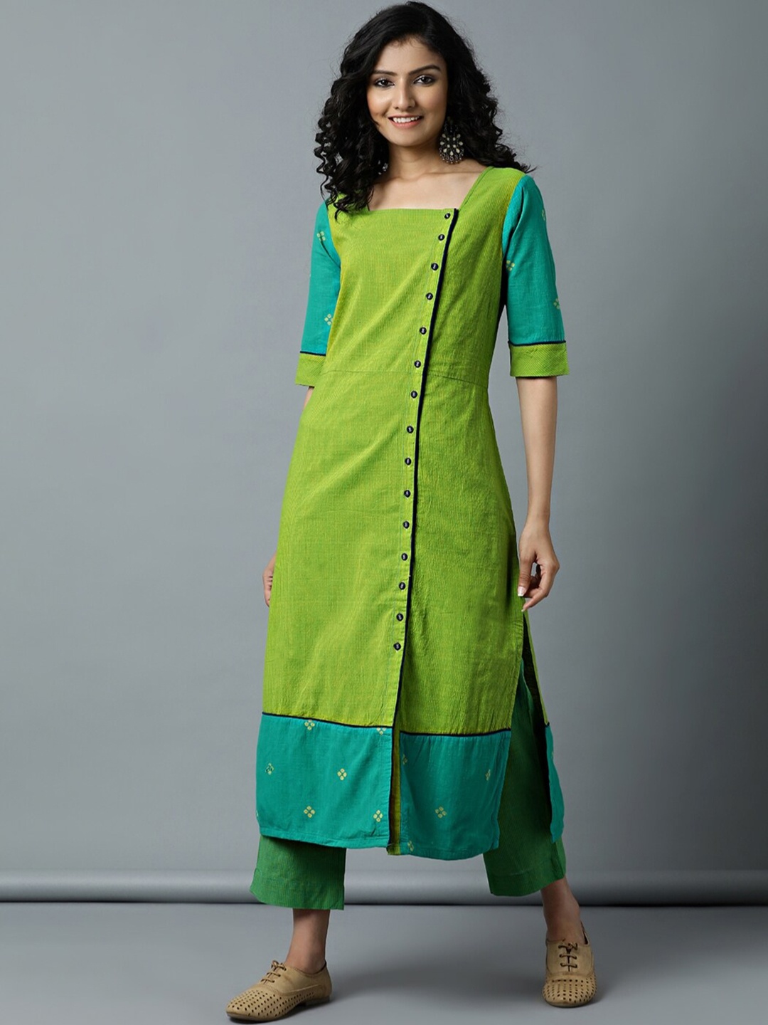 

Indian Dobby Women Lime Green Geometric Embroidered Dobby Kurta