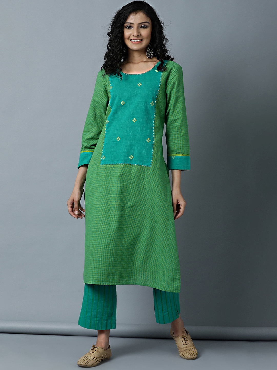 

Indian Dobby Women Teal & Green Checked Yoke Designed Kurta