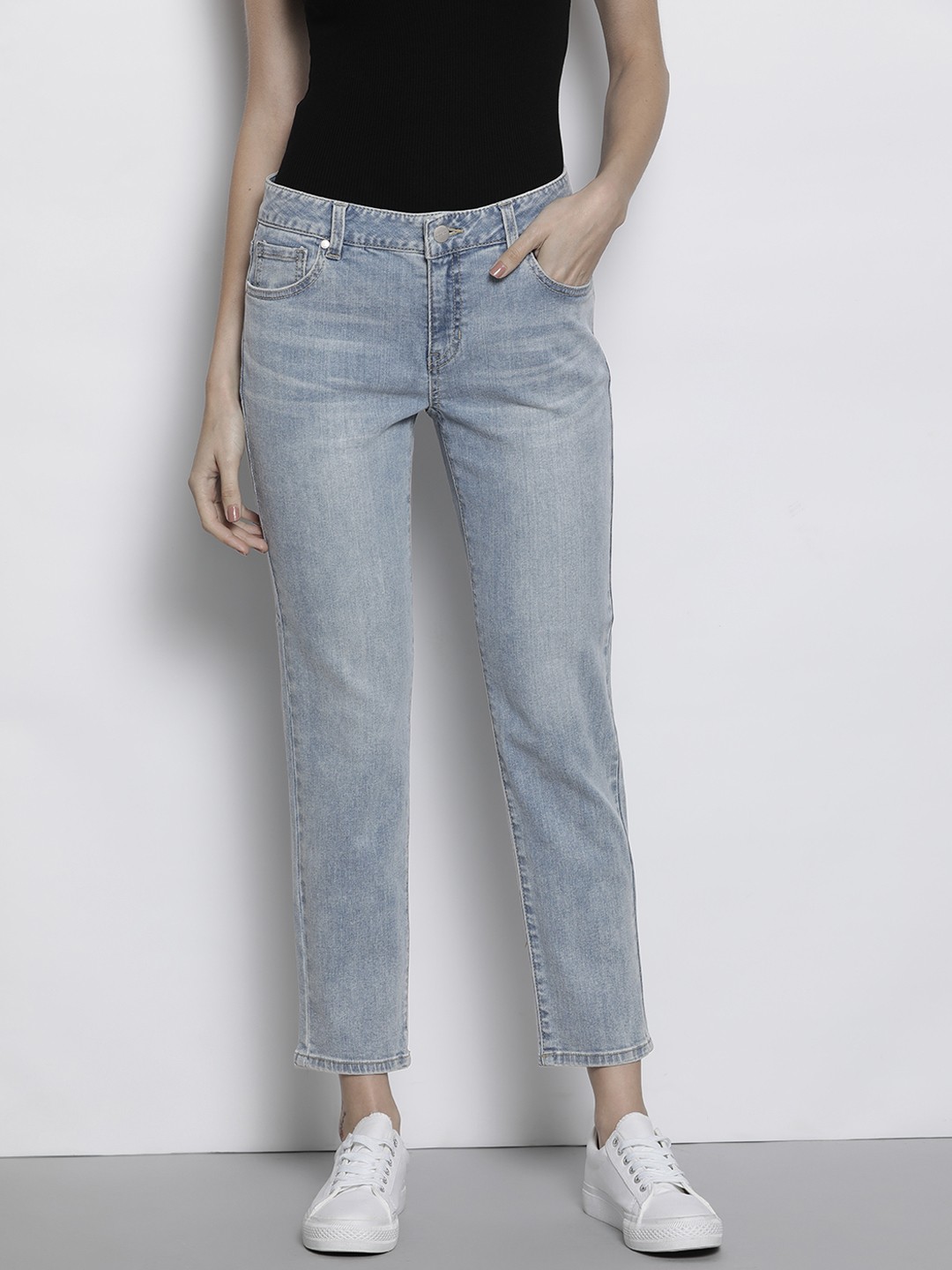 

GUESS Women Blue Light Fade Stretchable Jeans