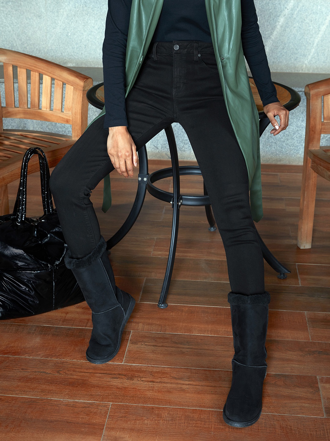 

GUESS Women Black Solid Jeans