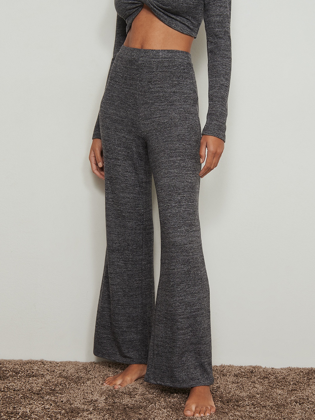 

NA-KD Women Grey Melange Straight Fit Trousers