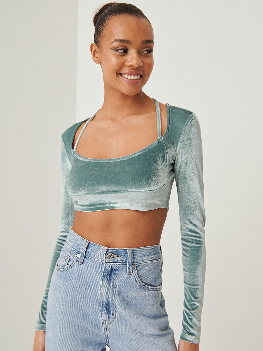 

NA-KD Green Solid Velvet Crop Top