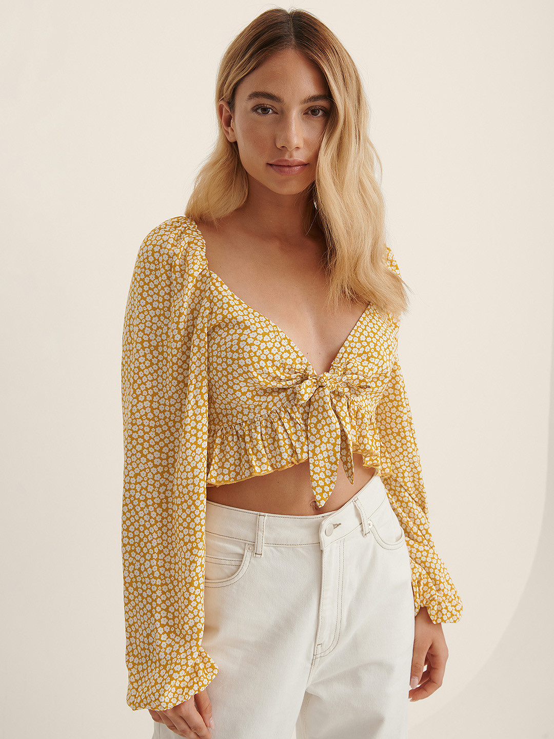 

NA-KD Women Yellow & White Floral Printed Tie-Up Neck Crop Top