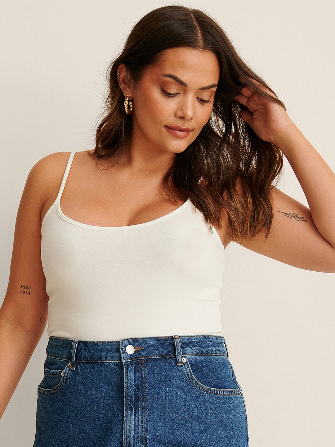 

NA-KD Women White Solid Knitted Fitted Top