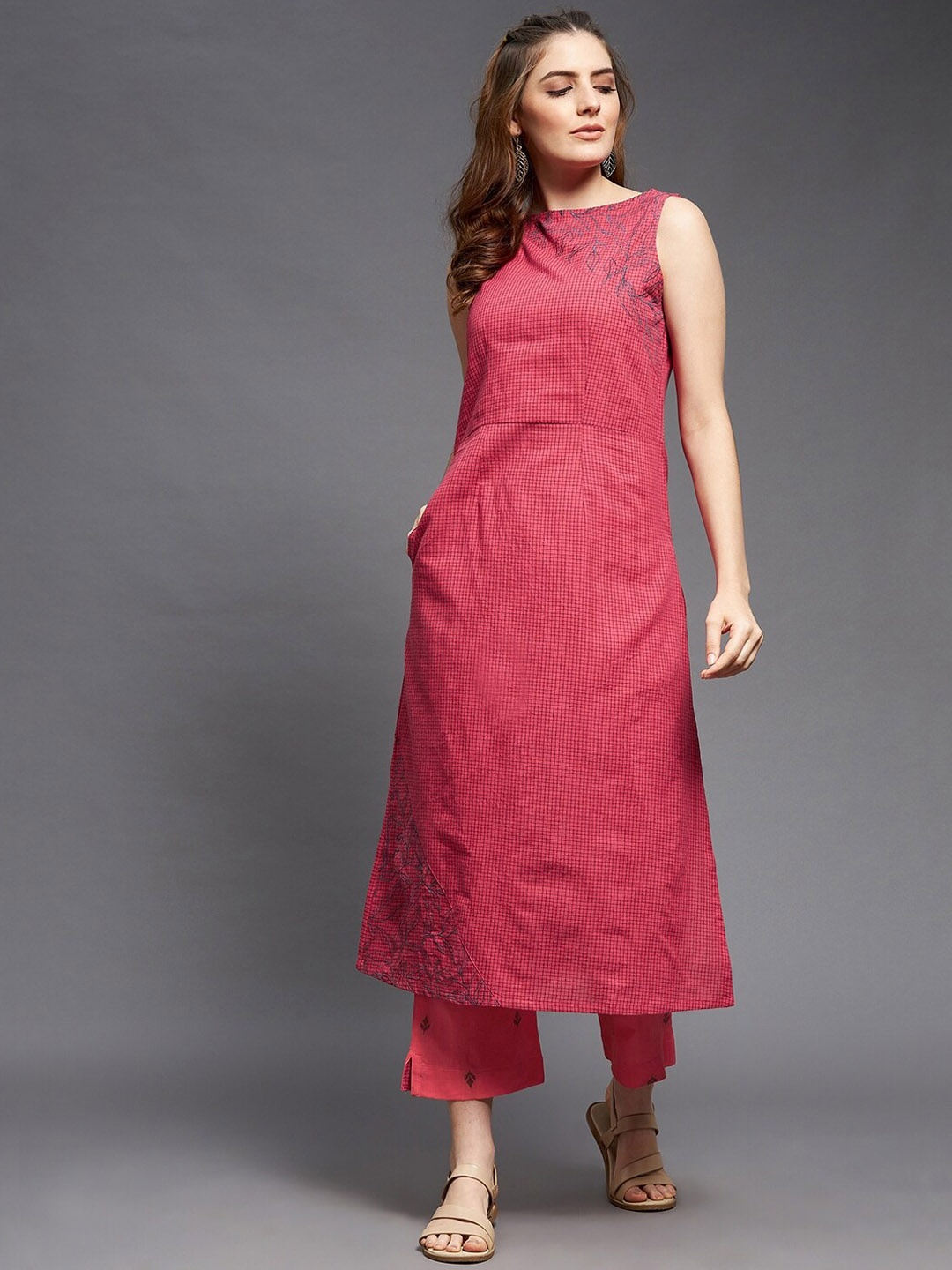 

Indian Dobby Women Pink Thread Work Dobby Kurta
