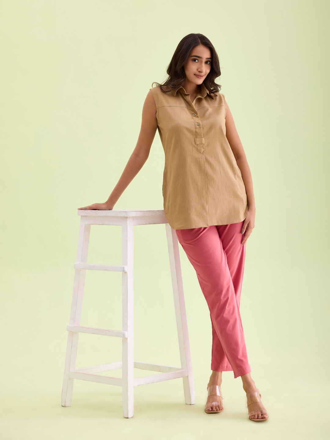 

Go Colors Women Pink Regular Fit Cropped Trousers
