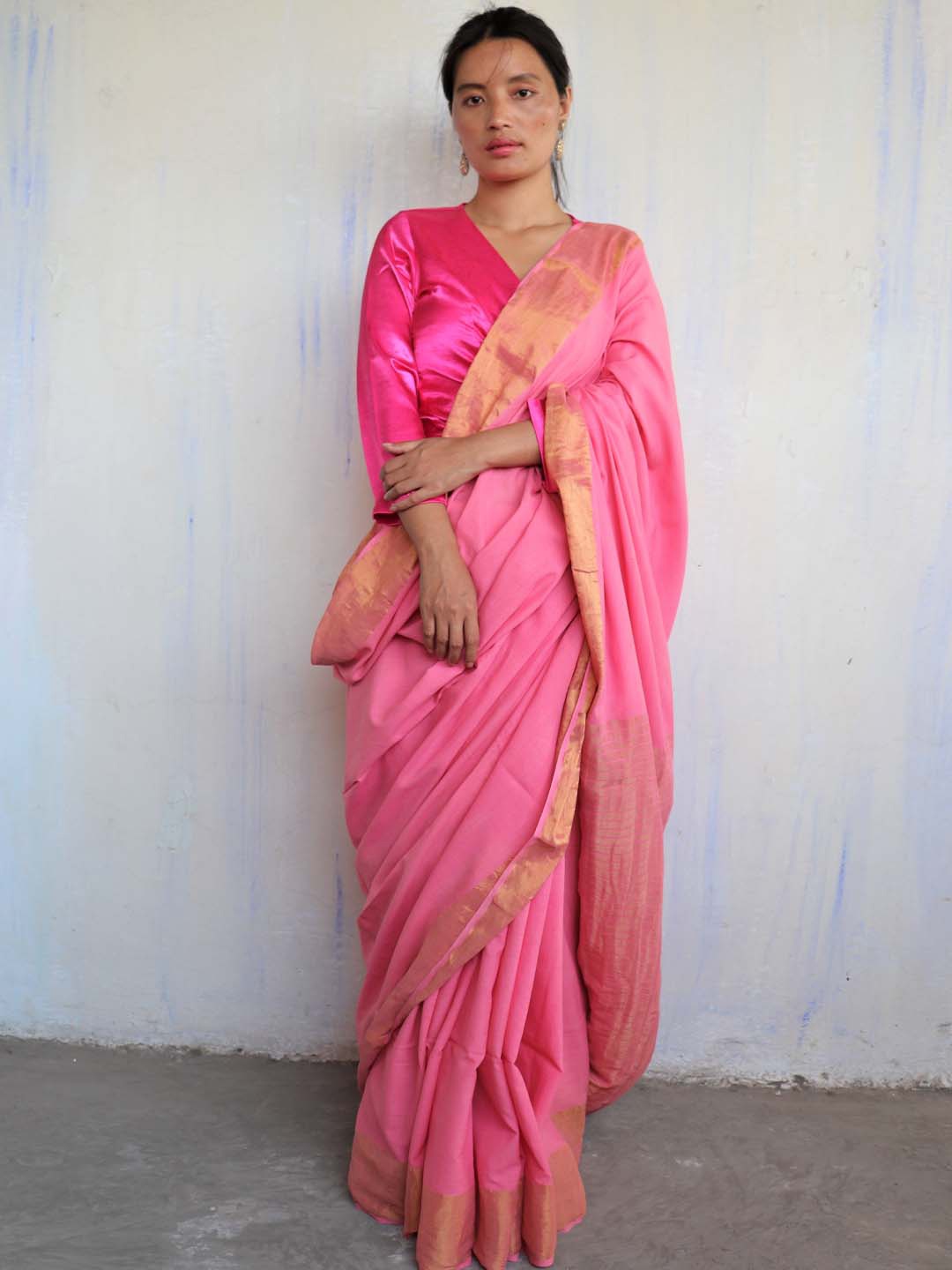 

Chidiyaa Pink & Gold-Toned Zari Pure Cotton Saree