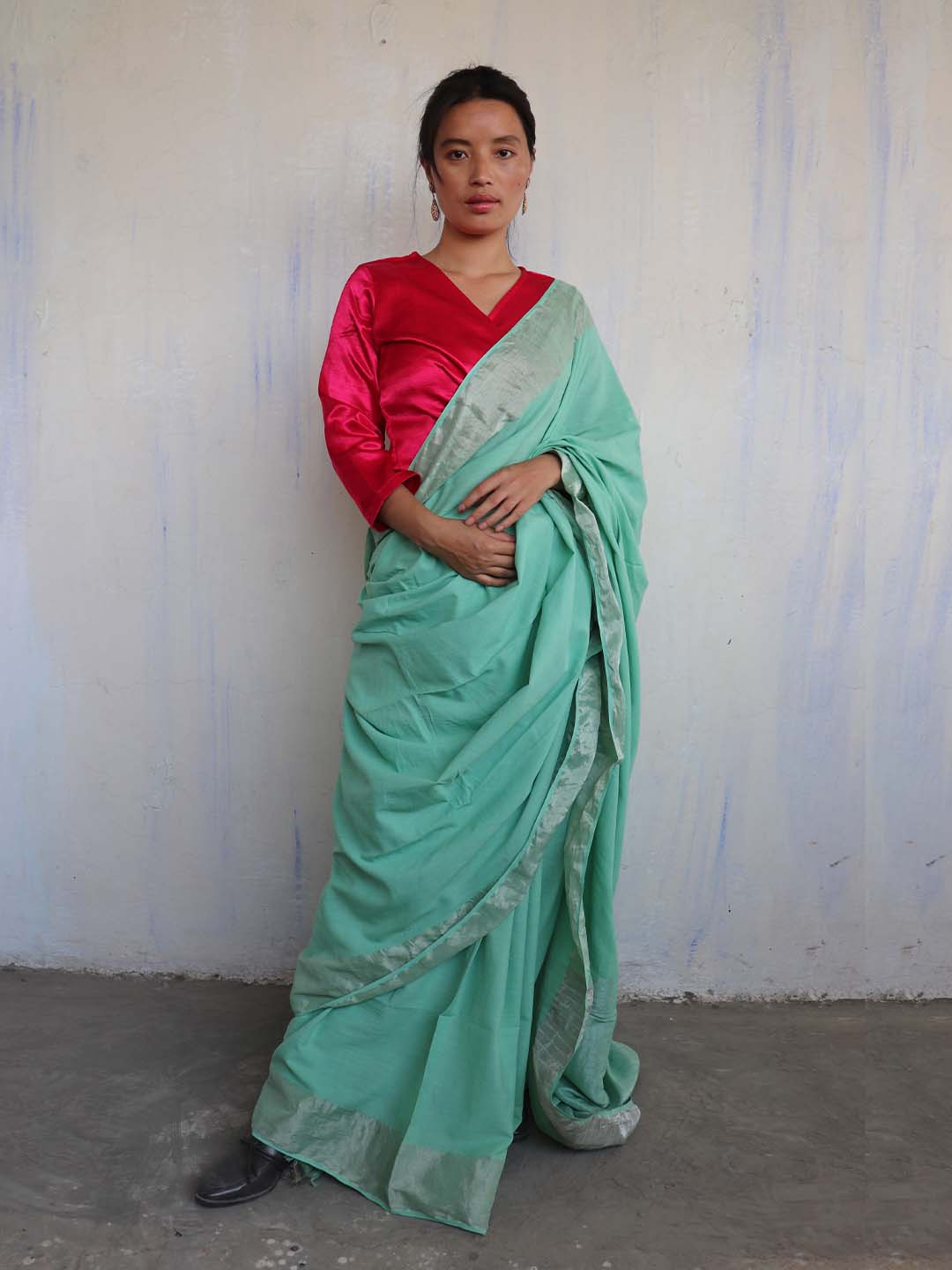 

Chidiyaa Green & Silver-Toned Zari Pure Cotton Saree