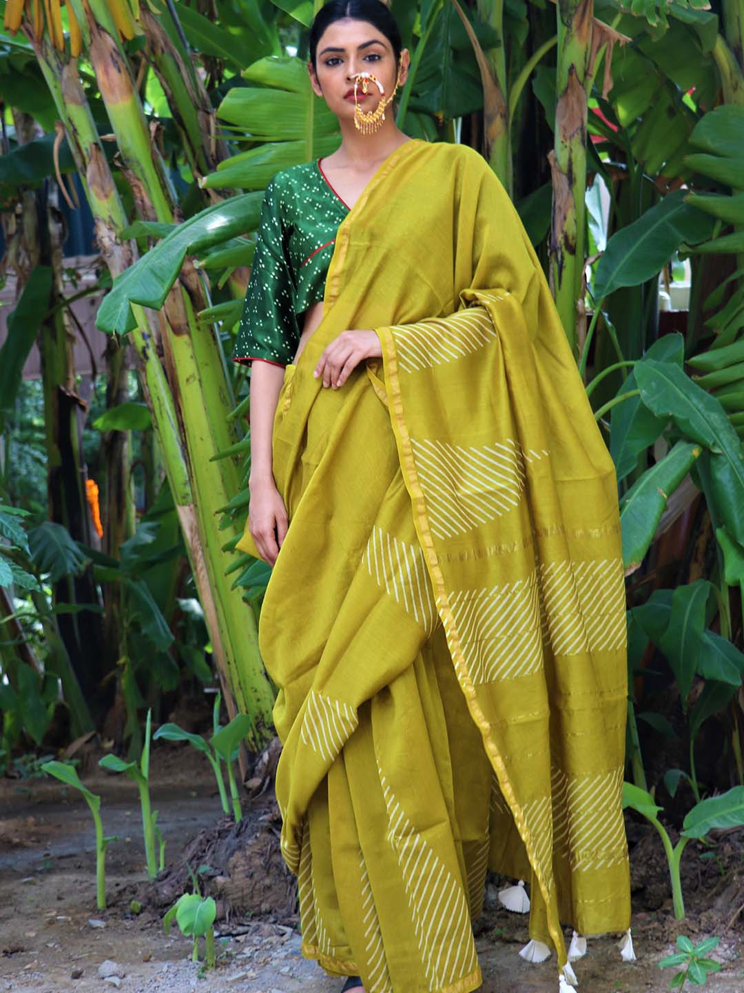 

Chidiyaa Yellow & White pure silk saree