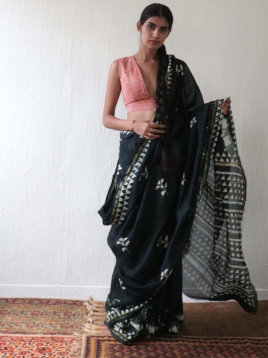 

Chidiyaa Women Green & White Block Printed chanderi Pure Silk Saree