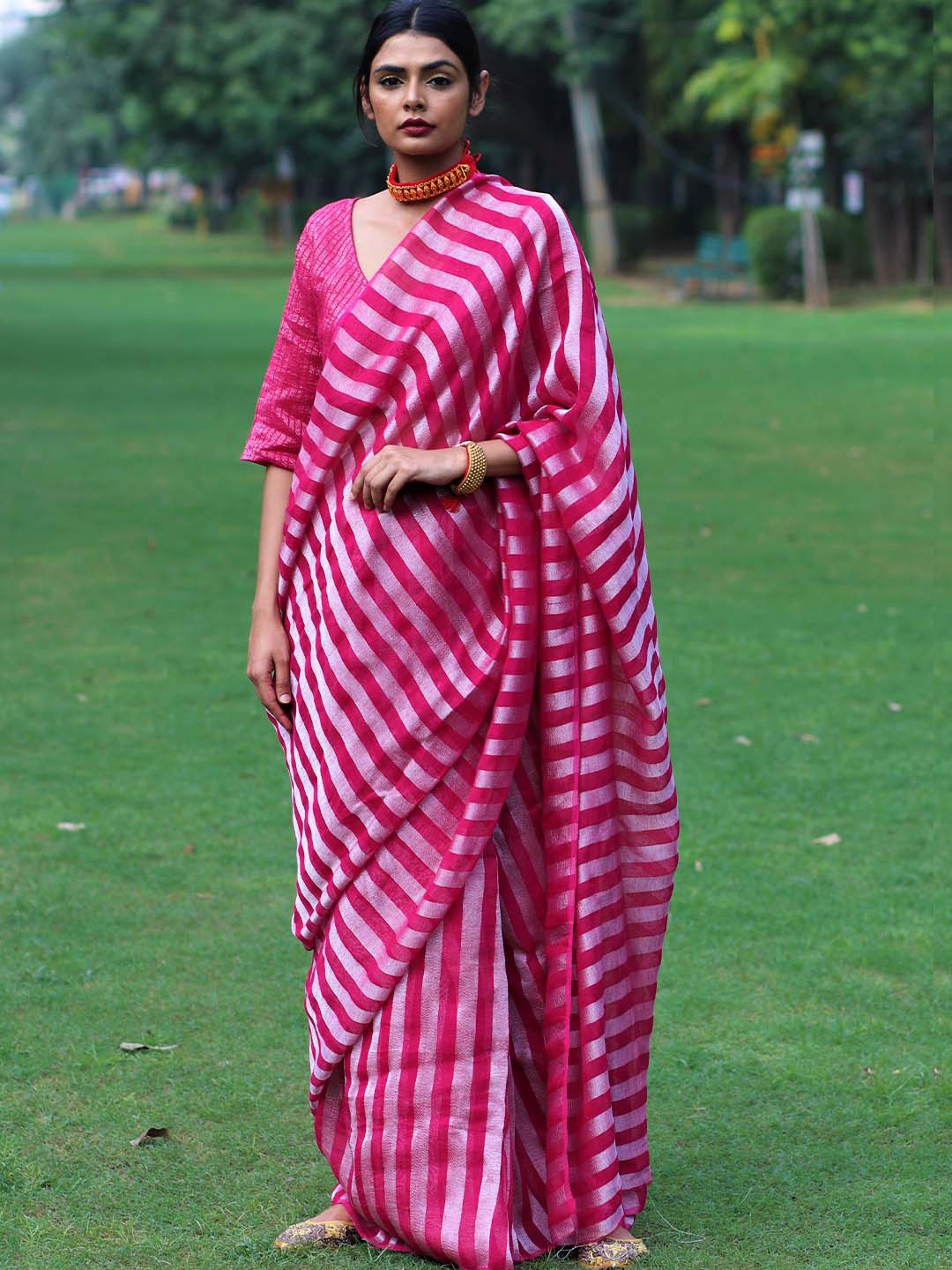 

Chidiyaa Red & Silver-Toned Striped Pure Linen Saree