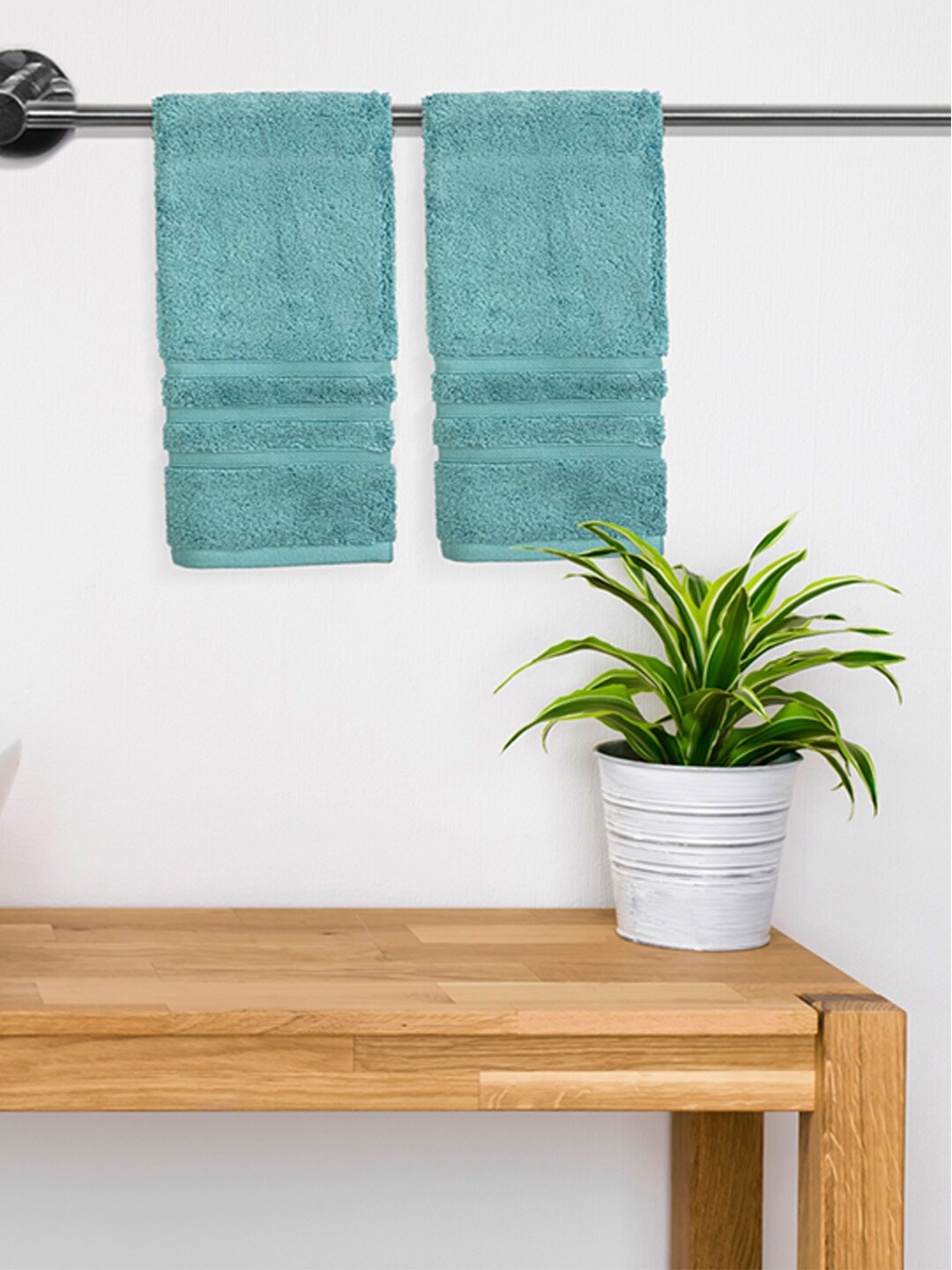 

Boutique Living India Set Of 2 Blue Solid Pure Cotton 550 GSM Hand Towels
