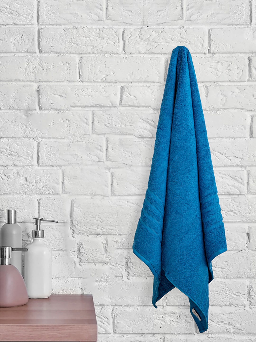 

Boutique Living India Blue Solid Pure Cotton 550 GSM Bath Towels