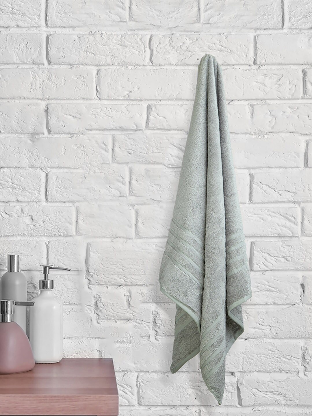 

Boutique Living India Grey Solid 550 GSM Bamboo Bath Towels
