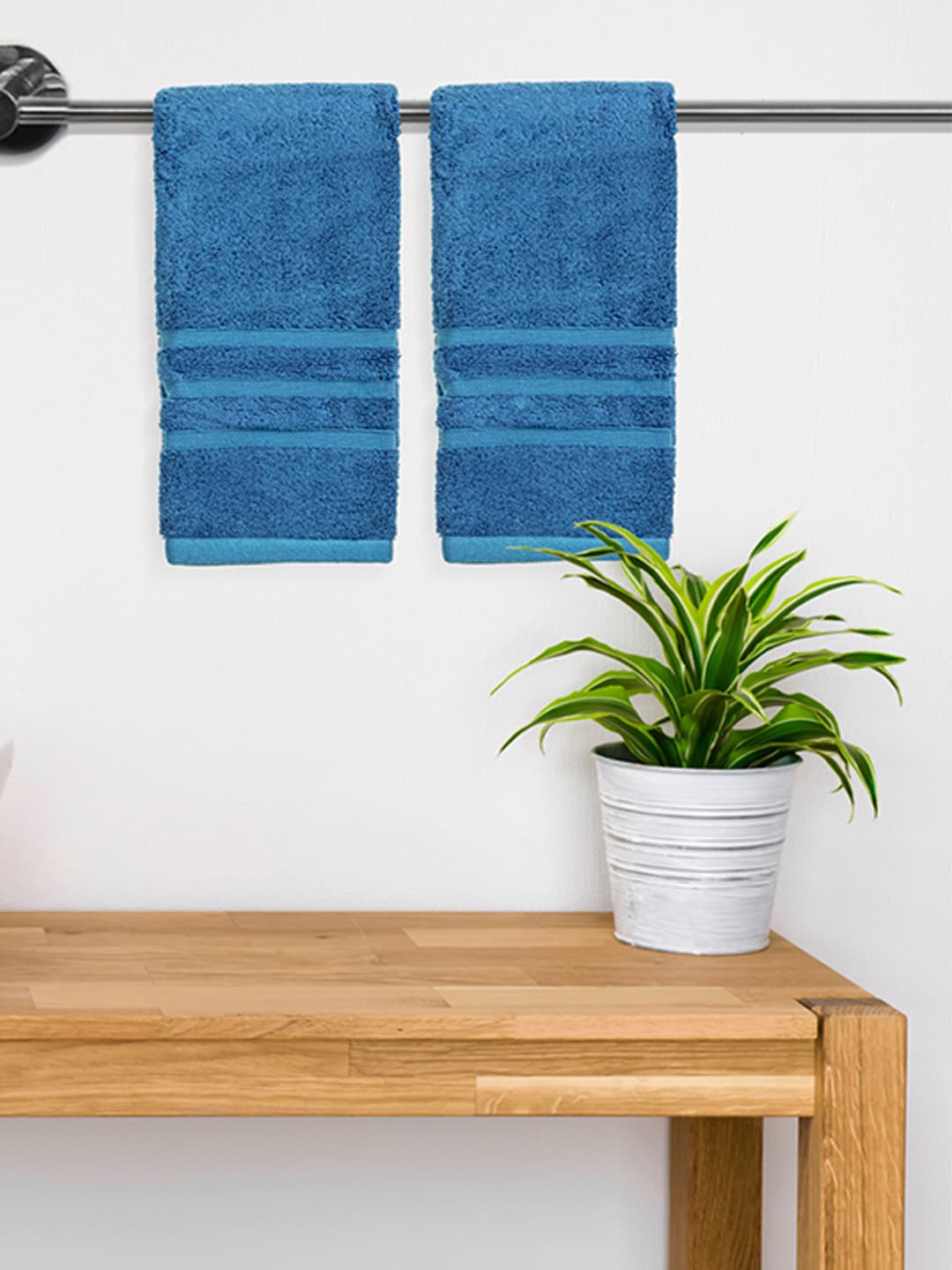 

Boutique Living India Set Of 2 Solid Pure Cotton 550 GSM Hand Towels, Blue