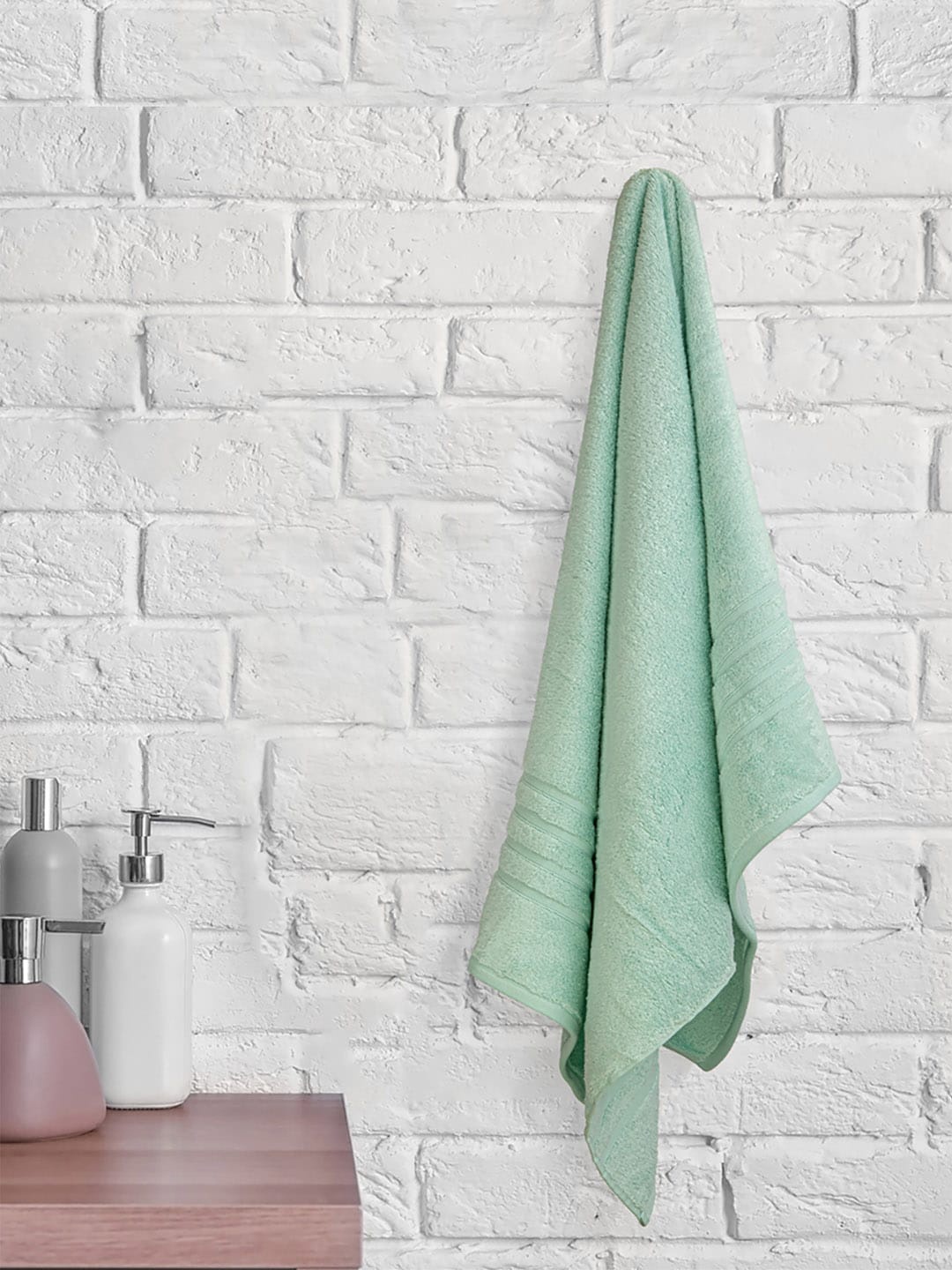 

Boutique Living India Green Solid Bamboo Bath Towels