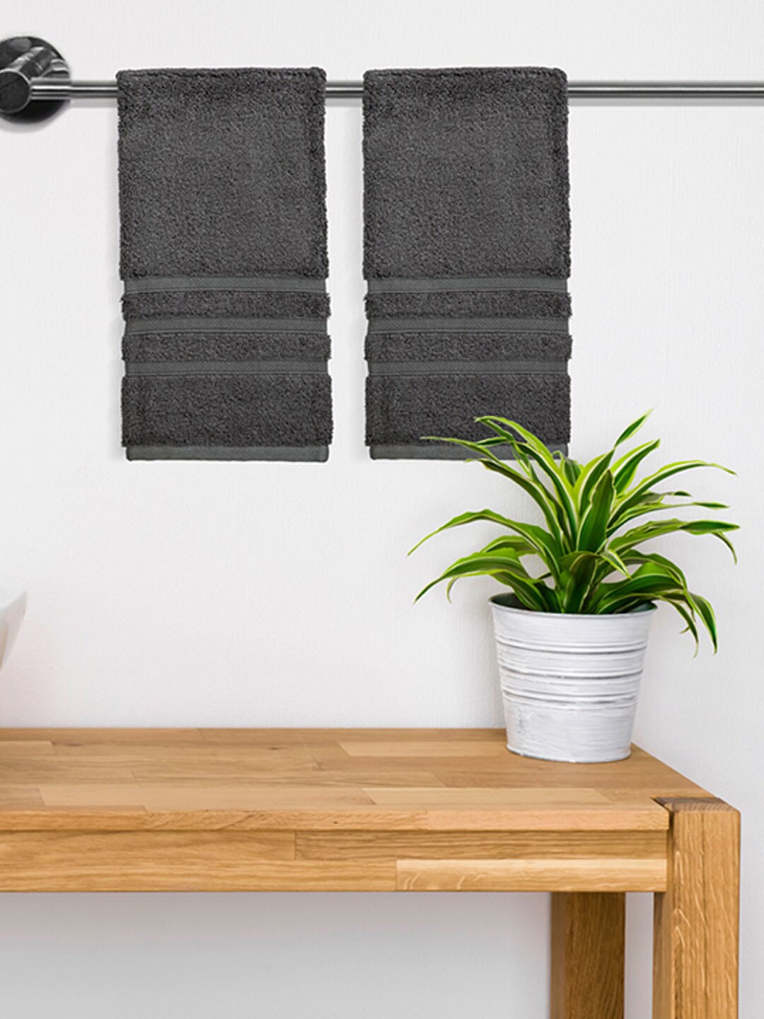 

Boutique Living India Set Of 2 Solid Pure Cotton 550 GSM Hand Towels, Grey